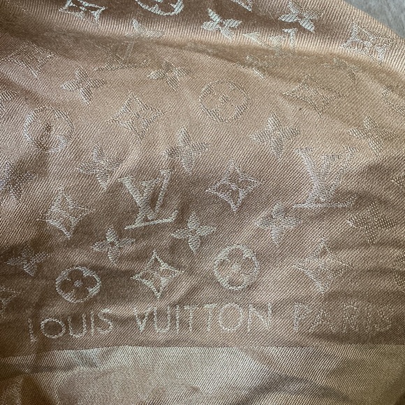 Louis Vuitton silk pashmina - Picture 4 of 7